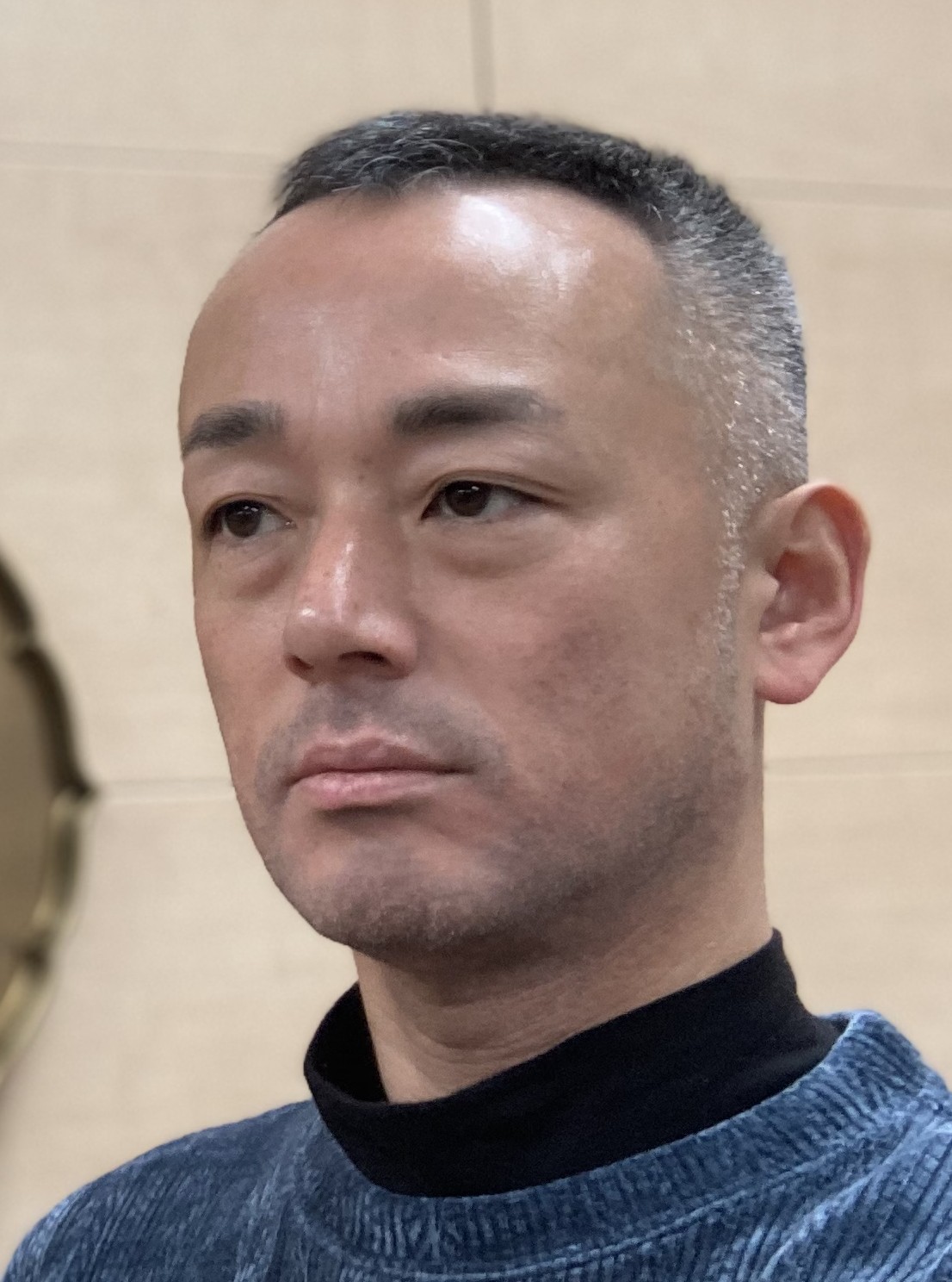  片岡 信行 氏